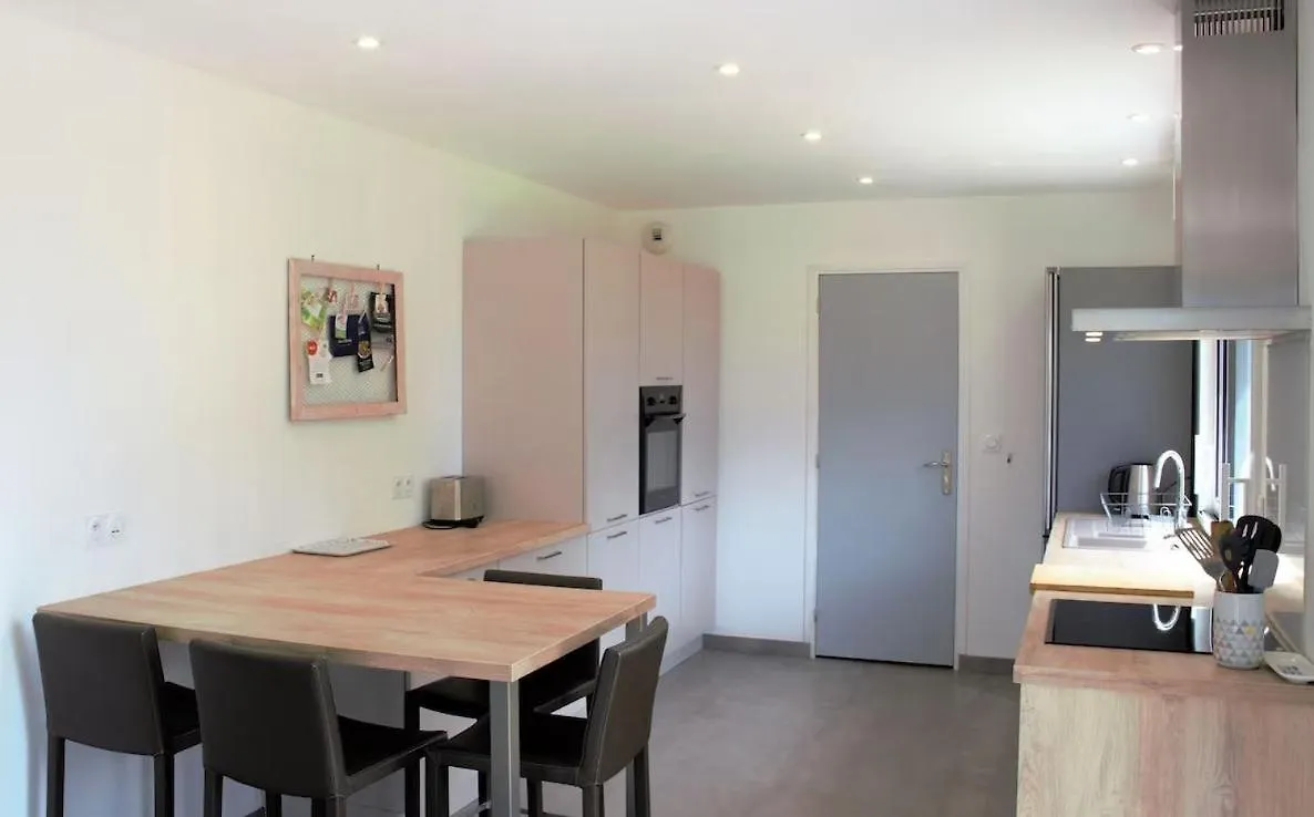 A 900 Metres De La Plage De Kerhillio Maison Lumineuse Pour 6 Personnes Erdeven Сasa de vacaciones
